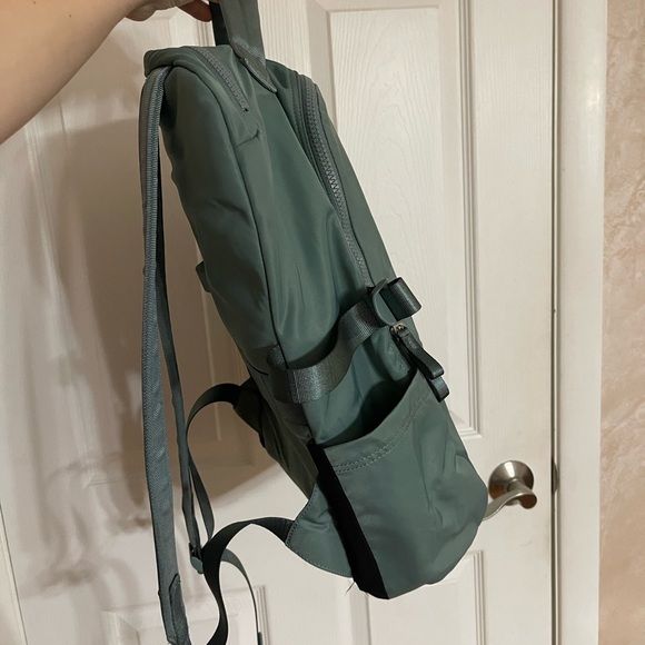 Lululemon backpack - Picture 9 of 9